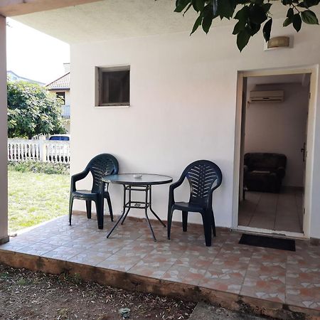 Apartmani Na Moru บาร์ ภายนอก รูปภาพ