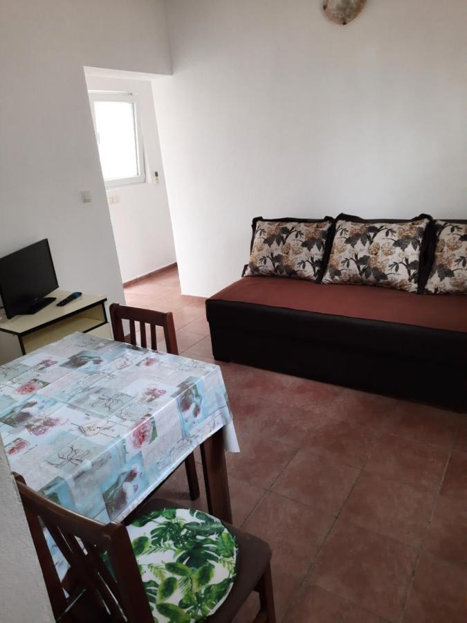 Apartmani Na Moru บาร์ ภายนอก รูปภาพ