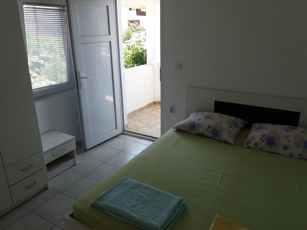 Apartmani Na Moru บาร์ ภายนอก รูปภาพ